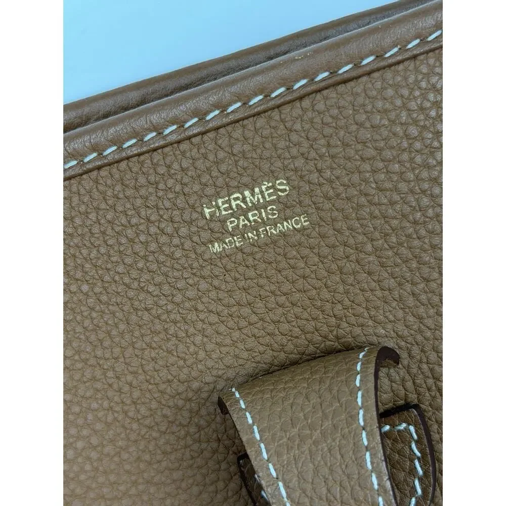 Hermes Clemence Evelyne III 29 Gold Hardware Biscuit Crossbody Bag (Z - 2021) - Picture 5 of 16